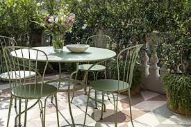 15 bistro sets that make the most of