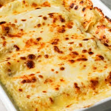 baked cannelloni with béchamel sauce