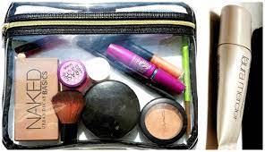 what s in my travel makeup bag