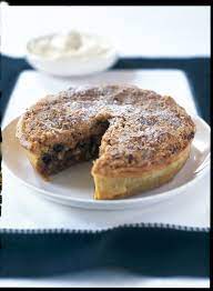 mincemeat and apple crumble flan with