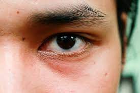 つり目に似合う眉毛の種類は？メンズにおすすめの整え方や注意点を紹介！ – MEN'S UP