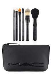 makeup travel brushes on