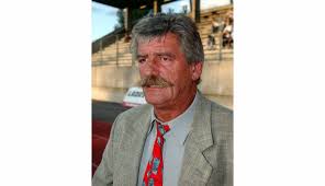 Didier notheaux, ancien joueur professionnel et entraîneur, est décédé à l'âge de 73 ans. Ykvz0 1xiddomm