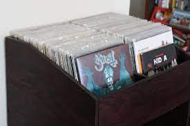 i built a diy vinyl record shelf and