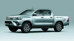 7 airbags en todas las versiones. 2016 Toyota Hilux Launched In Argentina