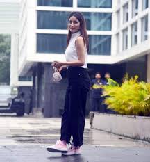 Cut putri tsabina atau yang terkenal dengan nama beby tsabina adalah aktris dan model asal indonesia yang lahir di aceh. Shehnaaz Gill Spotted In Uber Cool White Top And Black Denims As Silsila Sidnaaz Ka Releases On Voot Photos