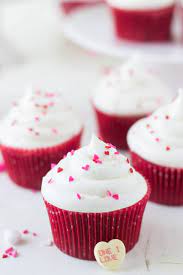 White Chocolate Red Velvet Cupcakes gambar png