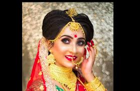 professional bridal makeup artist