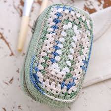 12 crochet makeup bag patterns