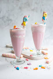the best strawberry milkshake recipe