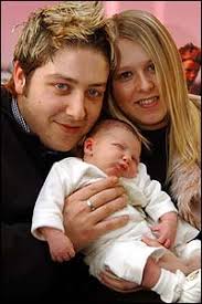 <b>Matthew Stevens</b>, Clare Holloway and baby Freddie Morrell - _39721619_stevensbaby_200x300