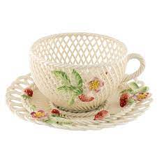 handmade basket strawberry cup