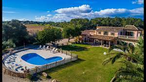 Rafael nadal, who just turned 29 early this month, is from manacor, mallorca, a spanish island located between the peninsula and italy. Finca Auf Mallorca Son Nadal Youtube