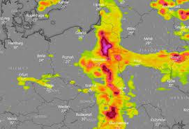 Radar burz online dostępny na naszej stronie pokaże aktywne burze nad polską oraz strefy, w których mogą rozwinąć się wyładowania atmosferyczne. Gdzie Jest Burza Aktualne Ostrzezenia Imgw Dotycza Upalu I Nawalnic W Calym Kraju Radar Burz