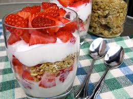 skinny strawberry yogurt granola