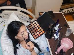 on makeup during labor