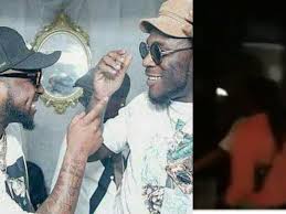 Celebrity nigerian musicians, davido and burna boy have gotten themselves in a dirty fight while they were both in ghana and clashed at a night club in accra. Vctvsln6oyej3m