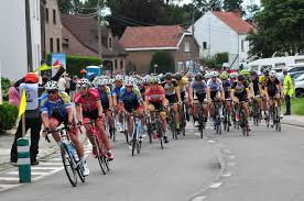 Ronde 16 gaat van start. Foto Ronde Van Vlaams Brabant Trekt Door Leefdaal Bertem Het Nieuwsblad Mobile