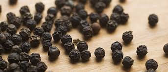 Does black pepper make food spicy?