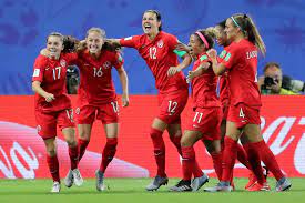 Goalkeeper stephanie labbé came up huge with a crucial. Canada S Women S World Cup Team Wins 2 0 Against New Zealand Ctv News