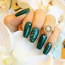 14 christmas nail art tutorials you need in your festive life. Dark Green Square Tip Acrylic Nails W Rhinestones Glitter Green Nails Trendy Nails Emerald Nails