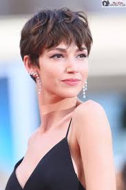 Choose any length above the shoulders. There Are So Many Different Types Of Bangs Out There That It Can Be Extremely Hard To Choose The Ones For You Thick Hair Styles Hair Styles Pixie Hairstyles