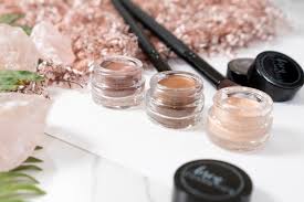 master your eye shadow application with