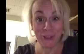 VIDEO. Elle colle la honte à son fils sur Facebook parce qu'il ne lui  téléphone plus