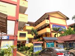 * calon dipilih berdasarkan pencapaian terbaik / tertinggi dalam peperiksaan. Interactive Whiteboard For Sekolah Agama Menengah Bestari Subang Jaya