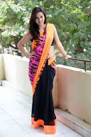Beauty Galore HD : Isha Chawla Hot Voluptuous Body In Silk Saree Stunning  Images