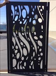 Custom Modern Urban Metal Gate Design