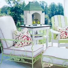 how to effectively mix patio furniture