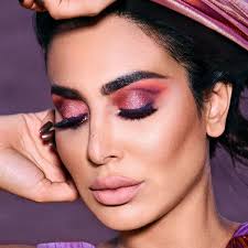 Huda gave each color a regionally inspired name, like. Huda Beauty Desert Dusk Eyeshadow Palette Beauty Blogger Shopping