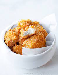 Pieczone nuggetsy z kurczaka w płatkach kukurydzianych | Kwestia Smaku
