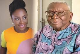 Chimamanda ngozi adichie and dr. Chimamanda Ngozi Adichie Lays Mum To Rest In Tears Photos 247 News Around The World