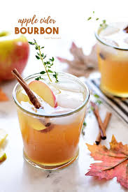 Looking for recipe inspiration for cocktails that use bourbon? Easy Bourbon Apple Cider Cocktail Tidymom