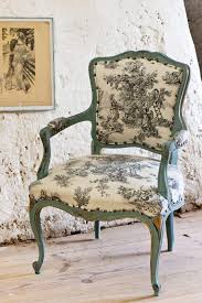 Chaise De Style Rococo Dorée Et Patinée