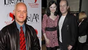 James michael tyler, the actor who portrayed central perk coffee shop worker gunther on friends, has revealed his battle with prostate cancer. Ojqbxyc Gd89xm