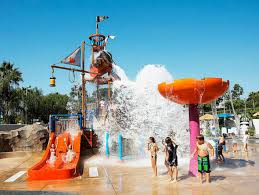 socal hotels with on site water parks