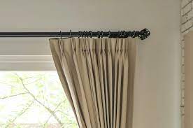 how long should my curtain pole be