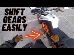 smoothly shift gears on a motorcycle