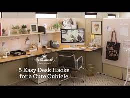 5 easy desk hacks for a cute cubicle
