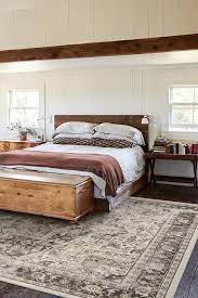 size rug for under a queen bed