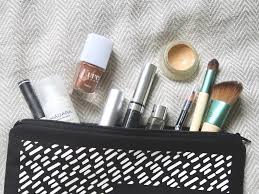 what s in my makeup bag curiously