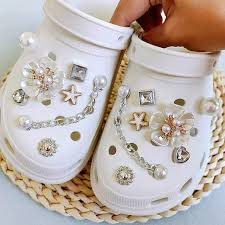 14-Pack Bling Jewelry Shoes Charms, Pearl Diamond Shoe Decoration with  Chains Accessories for Girls Women,Bling Croc Charms - Walmart.com