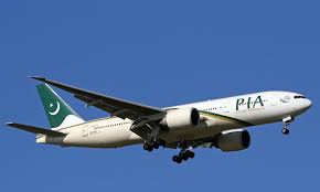 pia flight crashes in heavily poted