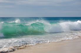 RÃ©sultat de recherche d'images pour "mer grande vague photo"