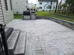 R Stamped Concrete Patio Seating Wall
