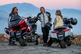The magnificent honda gl1800 gold wing makes touring easier and more enjoyable than ever. 2021 Gold Wing Overview Honda