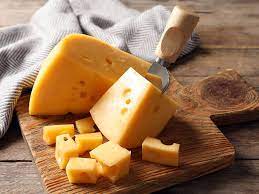 世界中で愛される「ゴーダチーズ」の特徴とおつまみレシピ | エノテカ - ワインの読み物